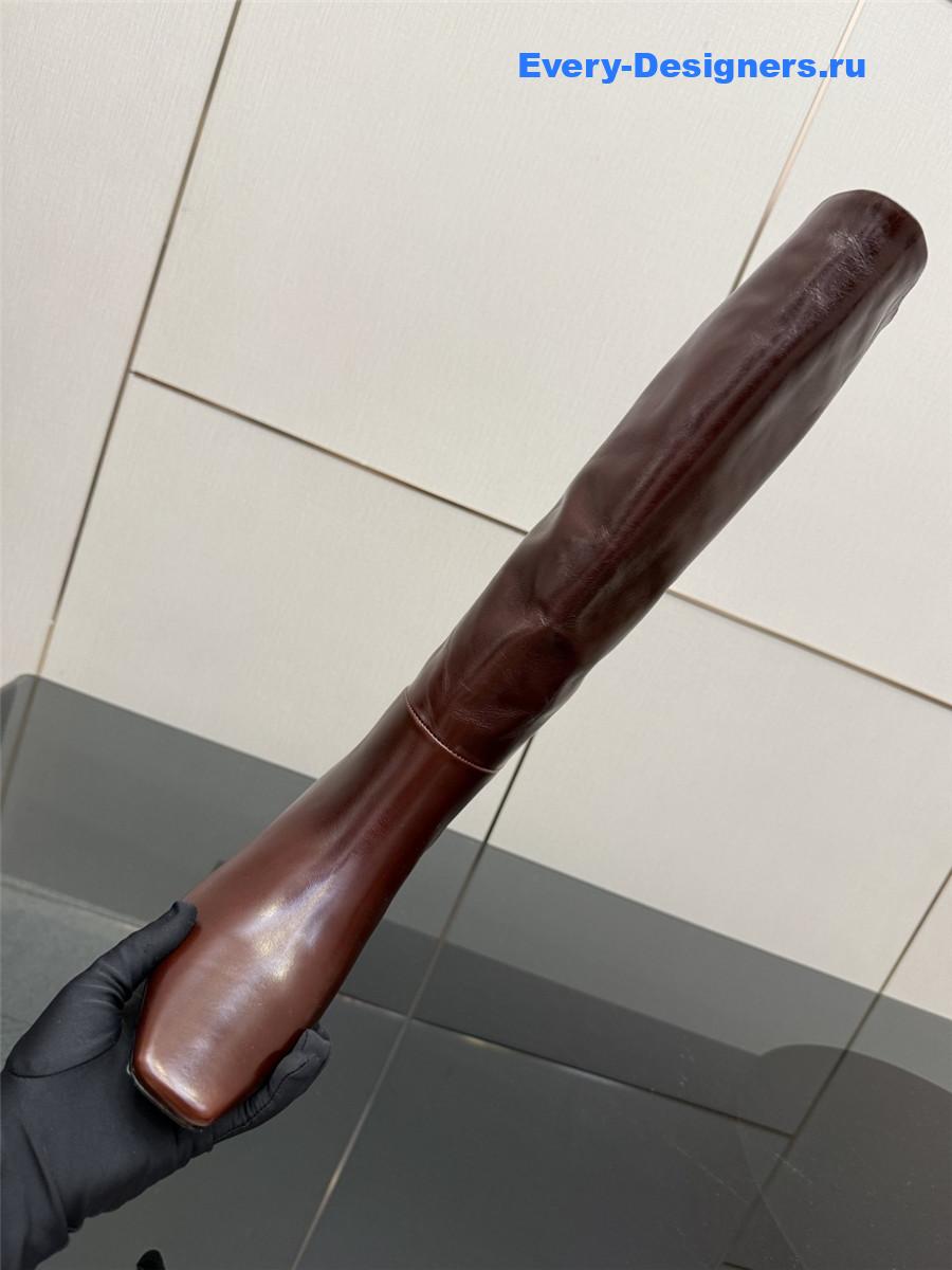 Sa1nt Lau*nt brown knee-high boots