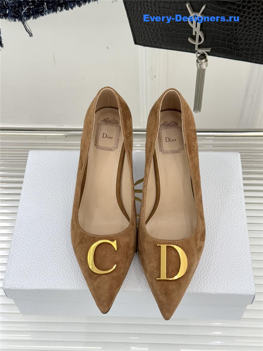 D10r brown suede pointed heel pump