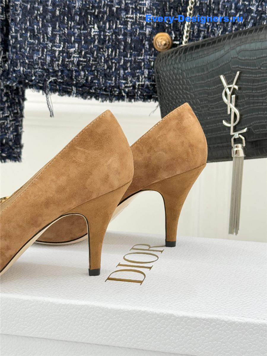 D10r brown suede pointed heel pump