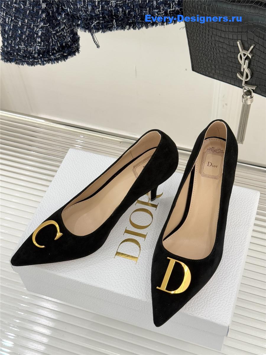 D10r black suede pointed heel pump