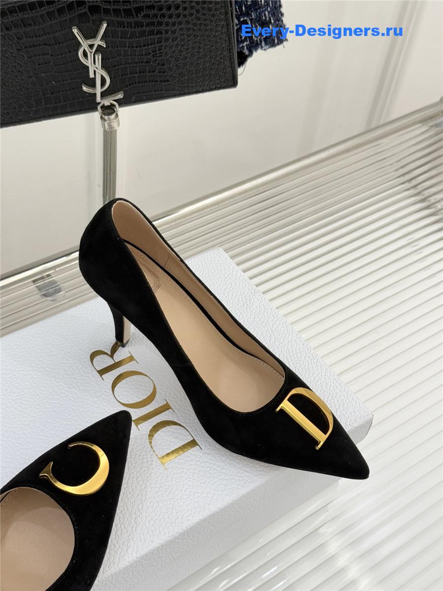 D10r black suede pointed heel pump