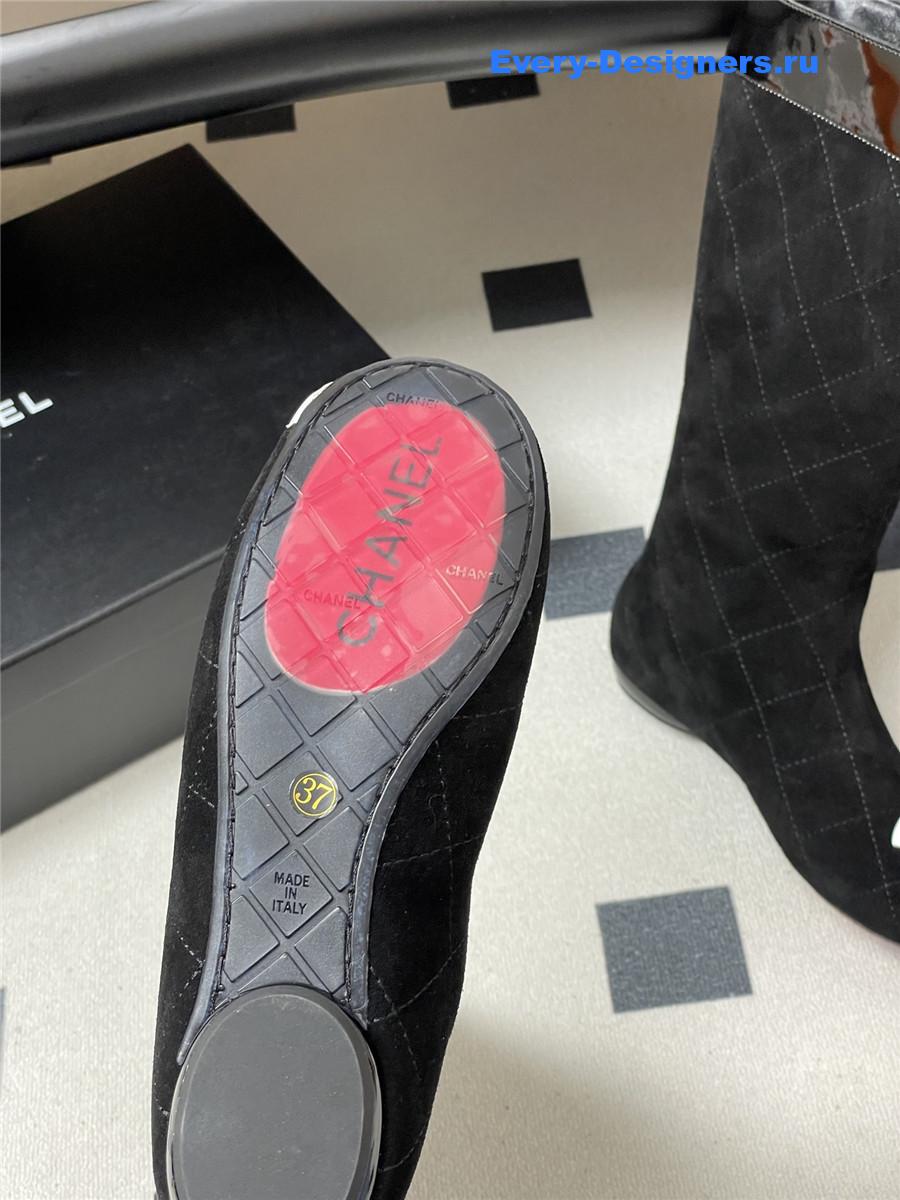 Ch**el black quilted suede boots