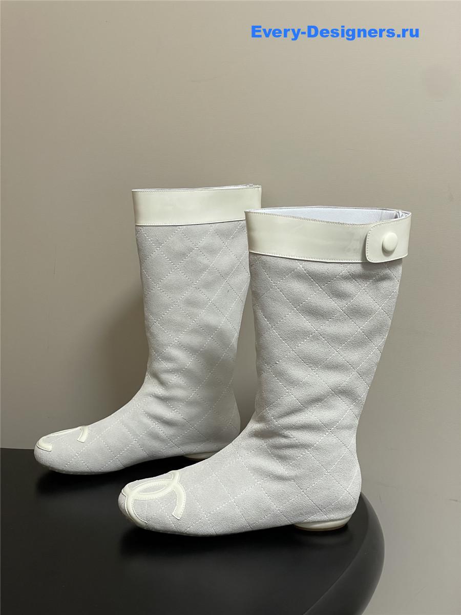 Ch**el white quilted suede boots