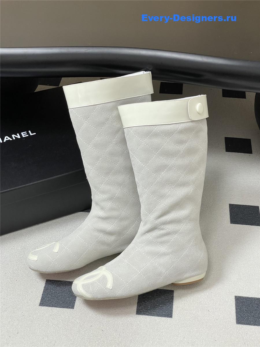 Ch**el white quilted suede boots