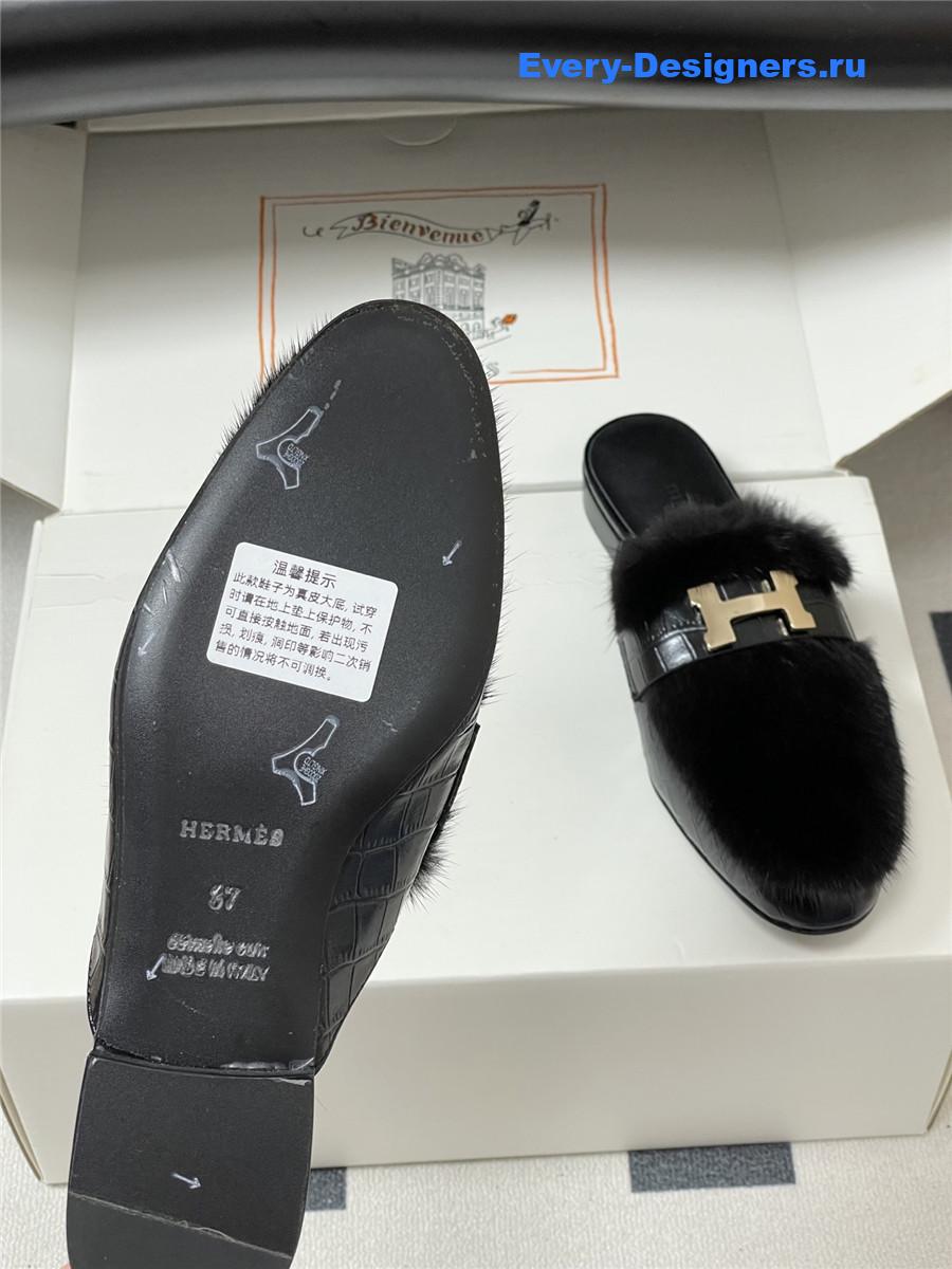 H**me5 black mink mules