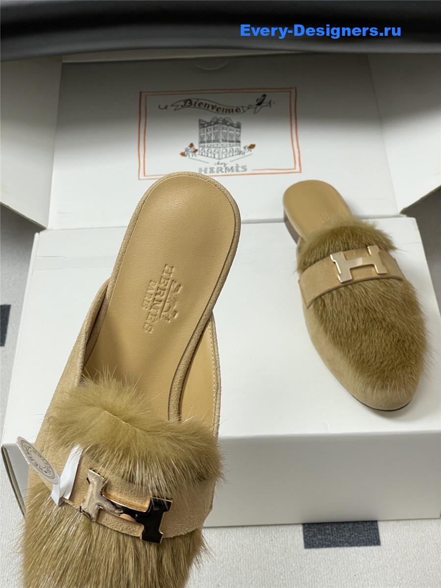 H**me5 beige suede mink mules