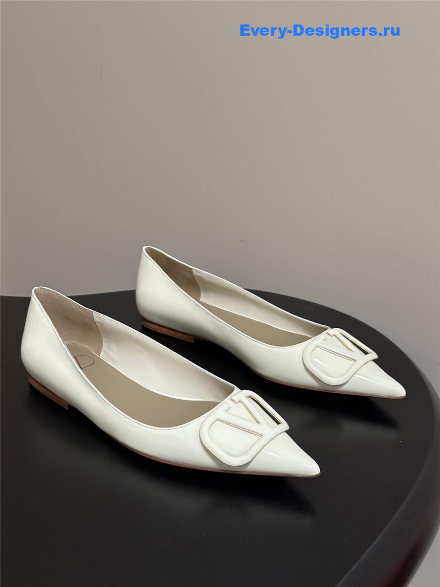 Va1e*ntin0 garavani vlogo patent leather ballet flats