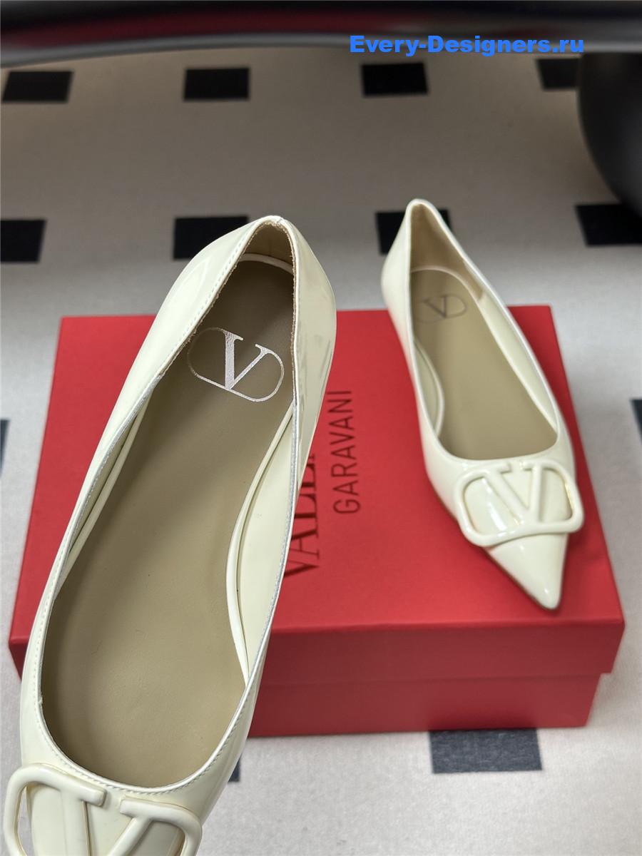 Va1e*ntin0 garavani vlogo patent leather ballet flats
