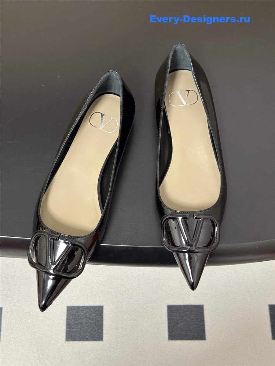 Va1e*ntin0 vlogo black patent leather ballet flats