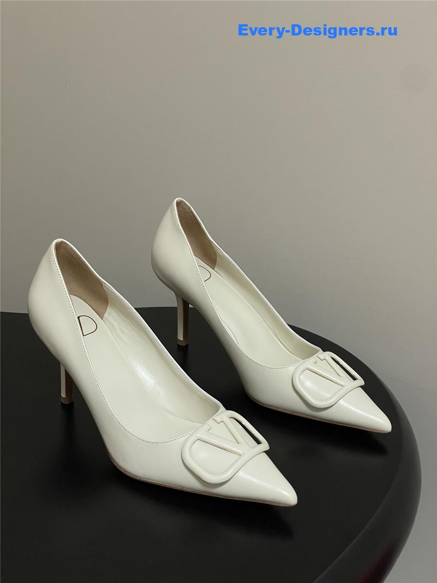 Va1e*ntin0 garavani vlogo signature white pump