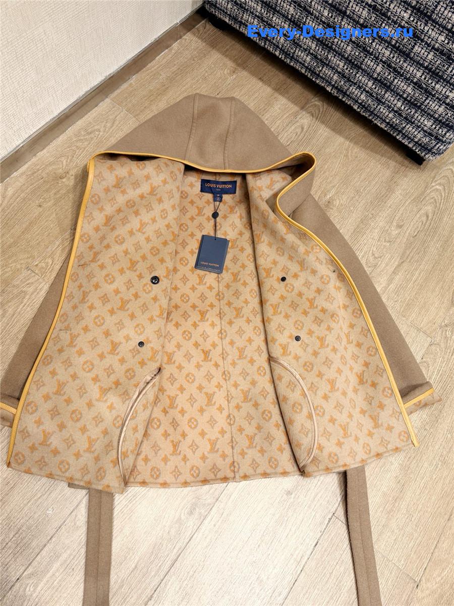 l0vis Vvtt0n monogram belted hooded short coat