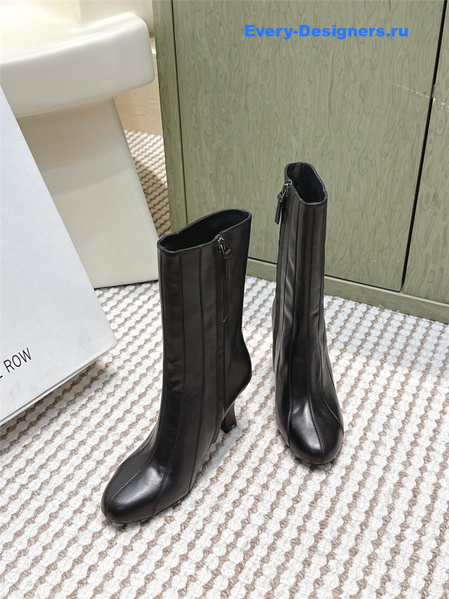 The R0w chunky heel round toe black ankle boots