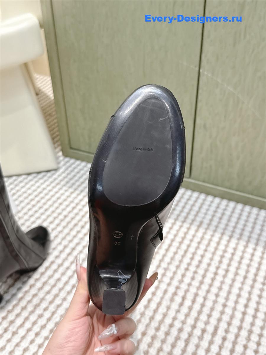 The R0w chunky heel round toe black ankle boots