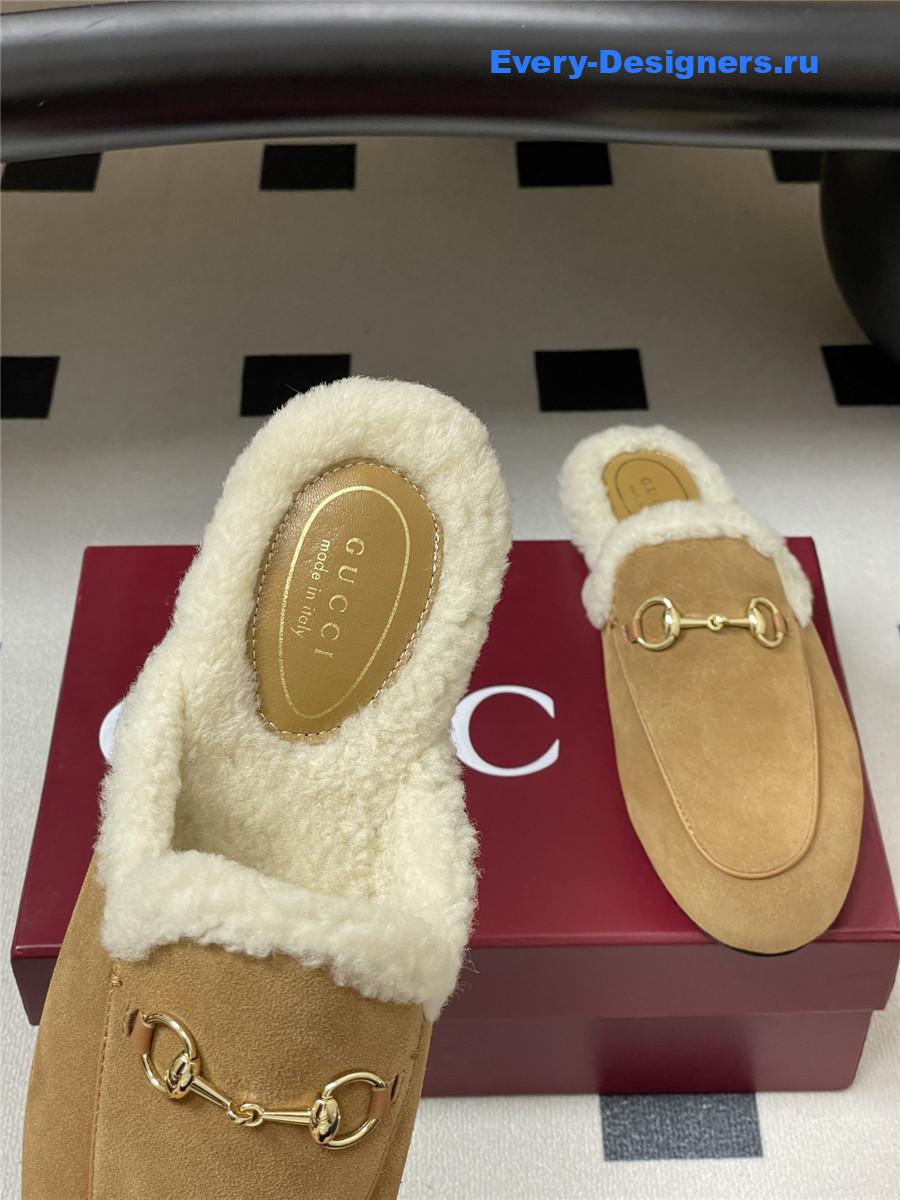 Gvc*1 wool brown suede horsebit slippers