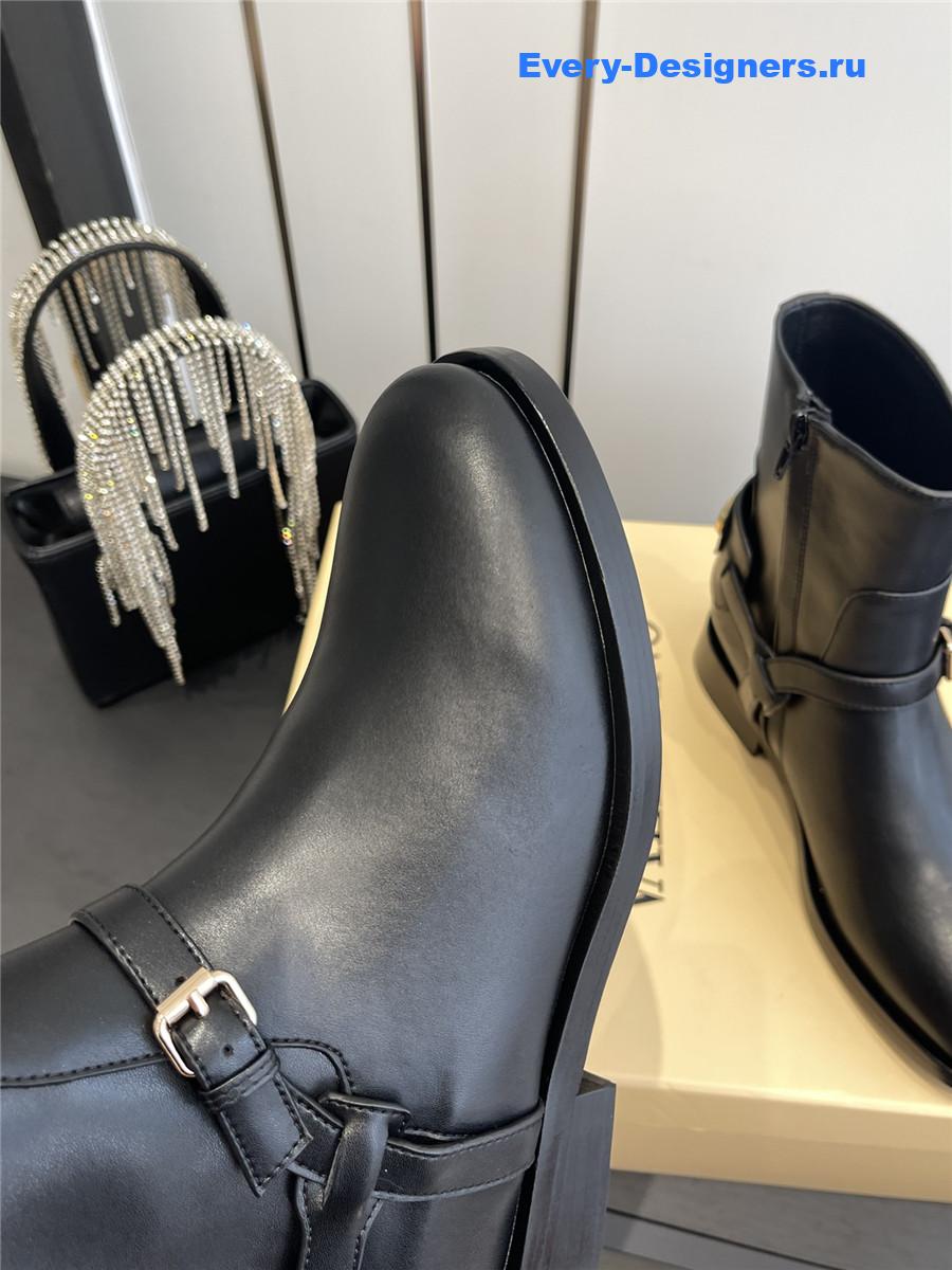 Va1e*ntin0 garavani black leather signature ankle boot