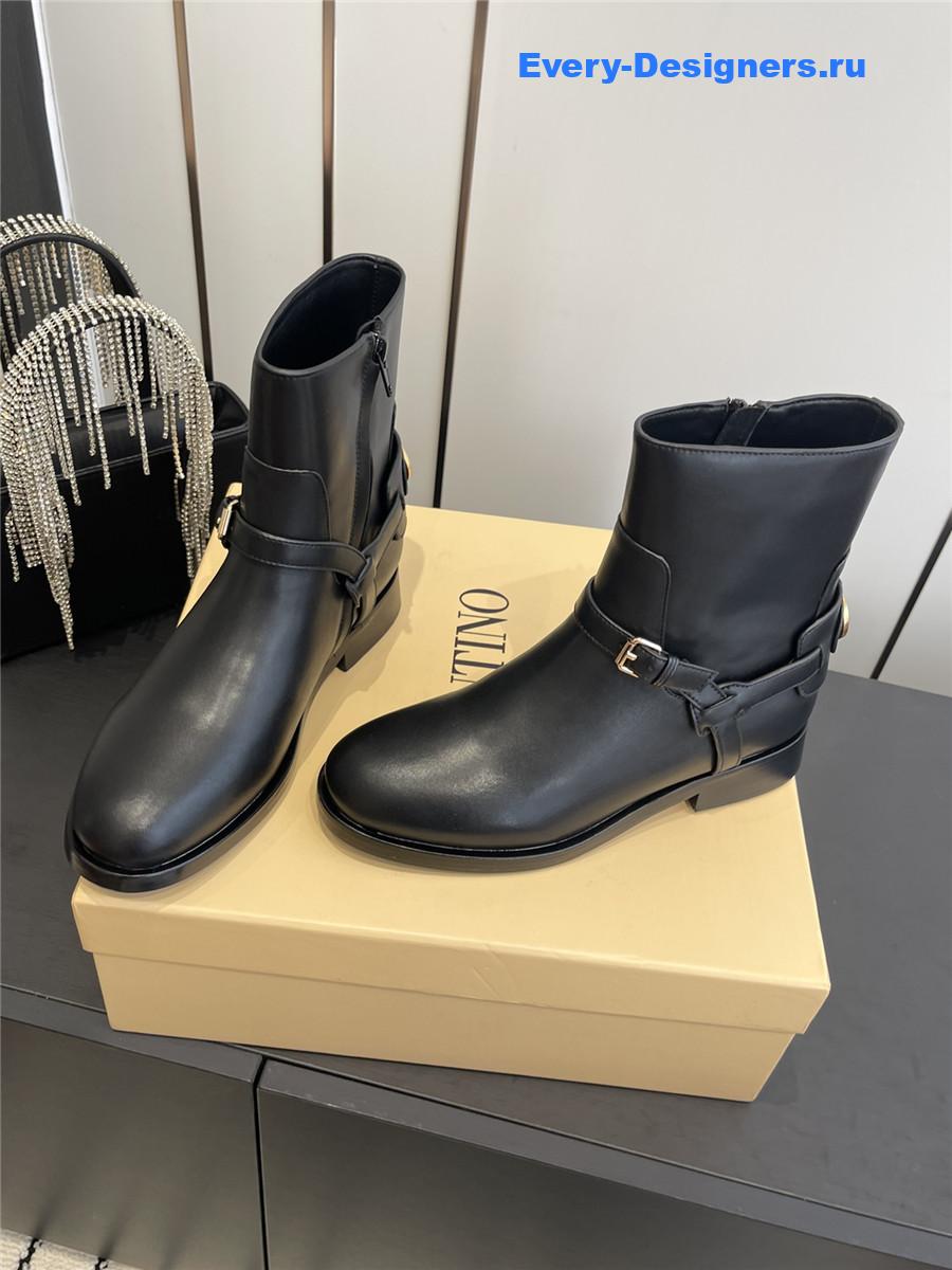 Va1e*ntin0 garavani black leather signature ankle boot
