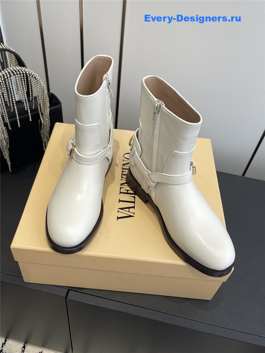 Va1e*ntin0 garavani white leather signature ankle boot