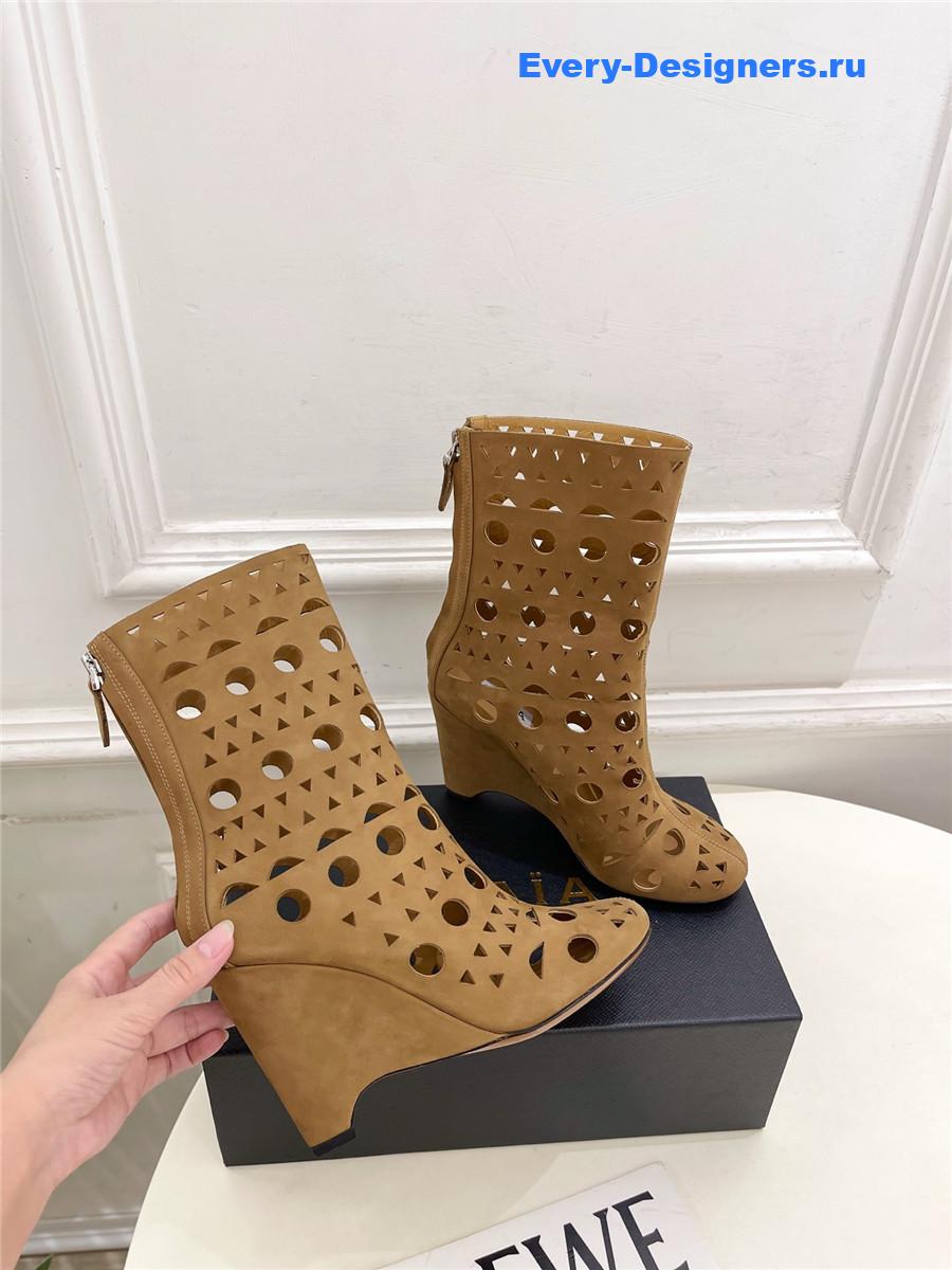 Alaïa Vienne Brown Suede Wedge Ankle Boots