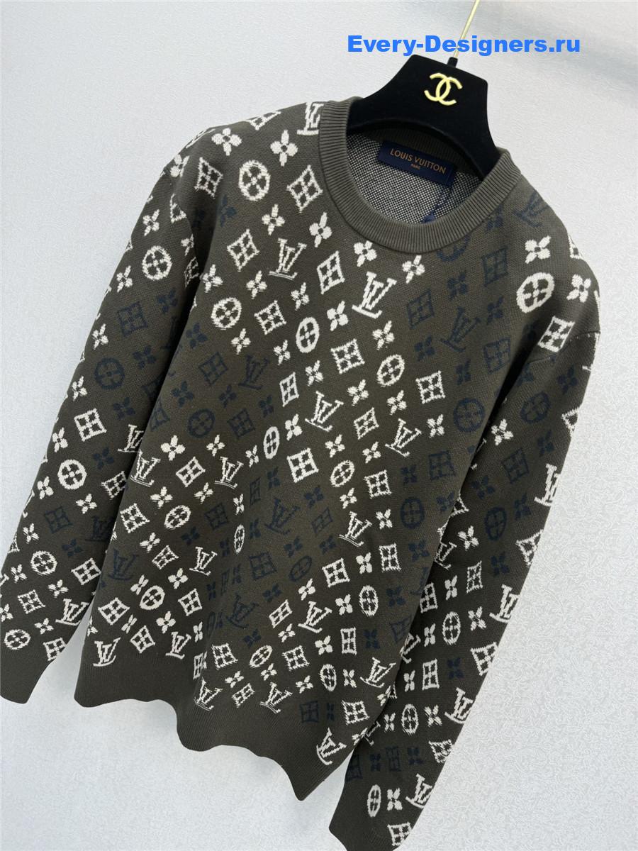 l0vis Vvtt0n crew neck pullover sweater