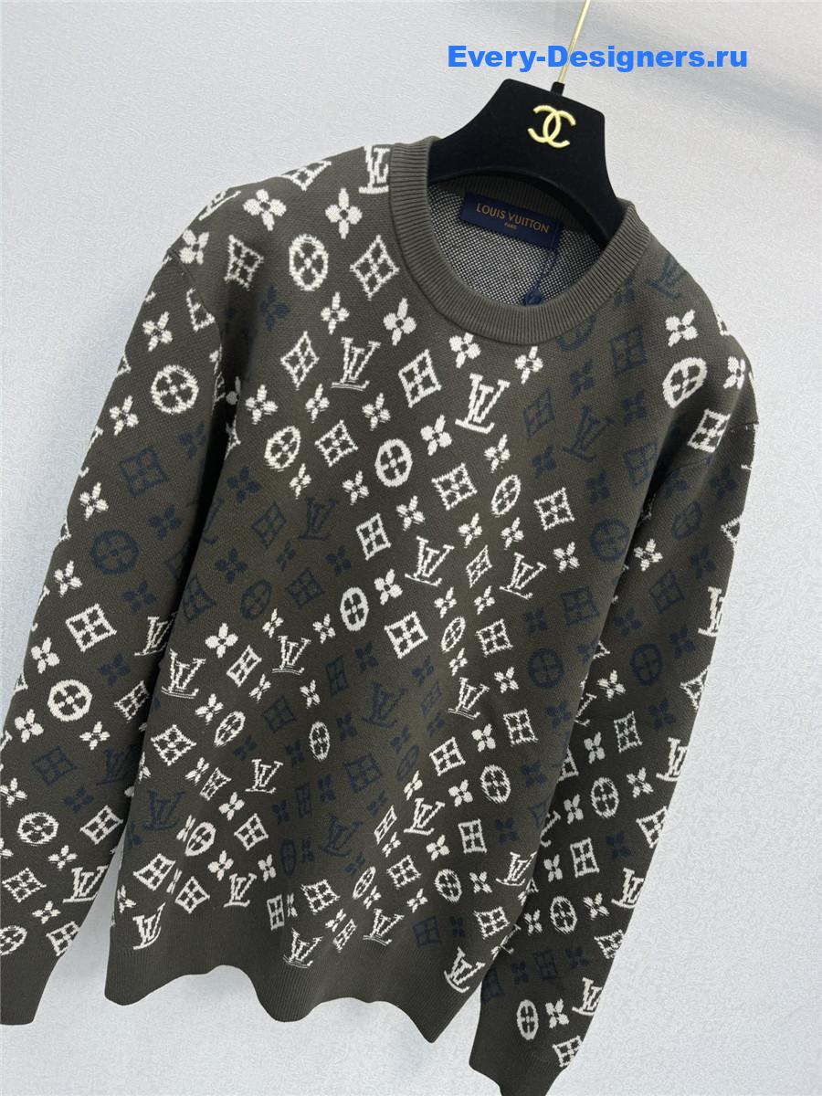l0vis Vvtt0n crew neck pullover sweater