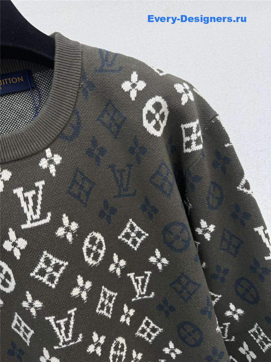 l0vis Vvtt0n crew neck pullover sweater