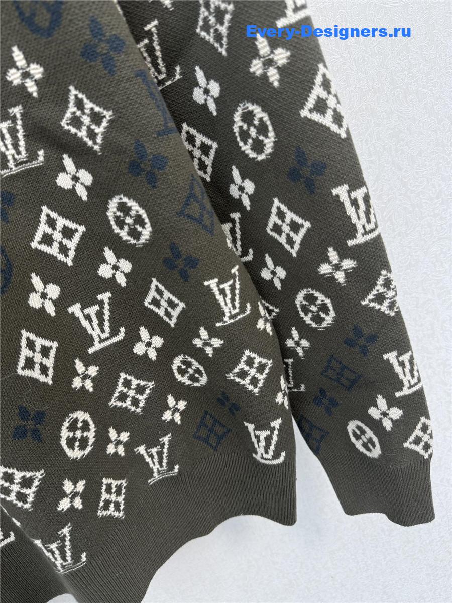 l0vis Vvtt0n crew neck pullover sweater