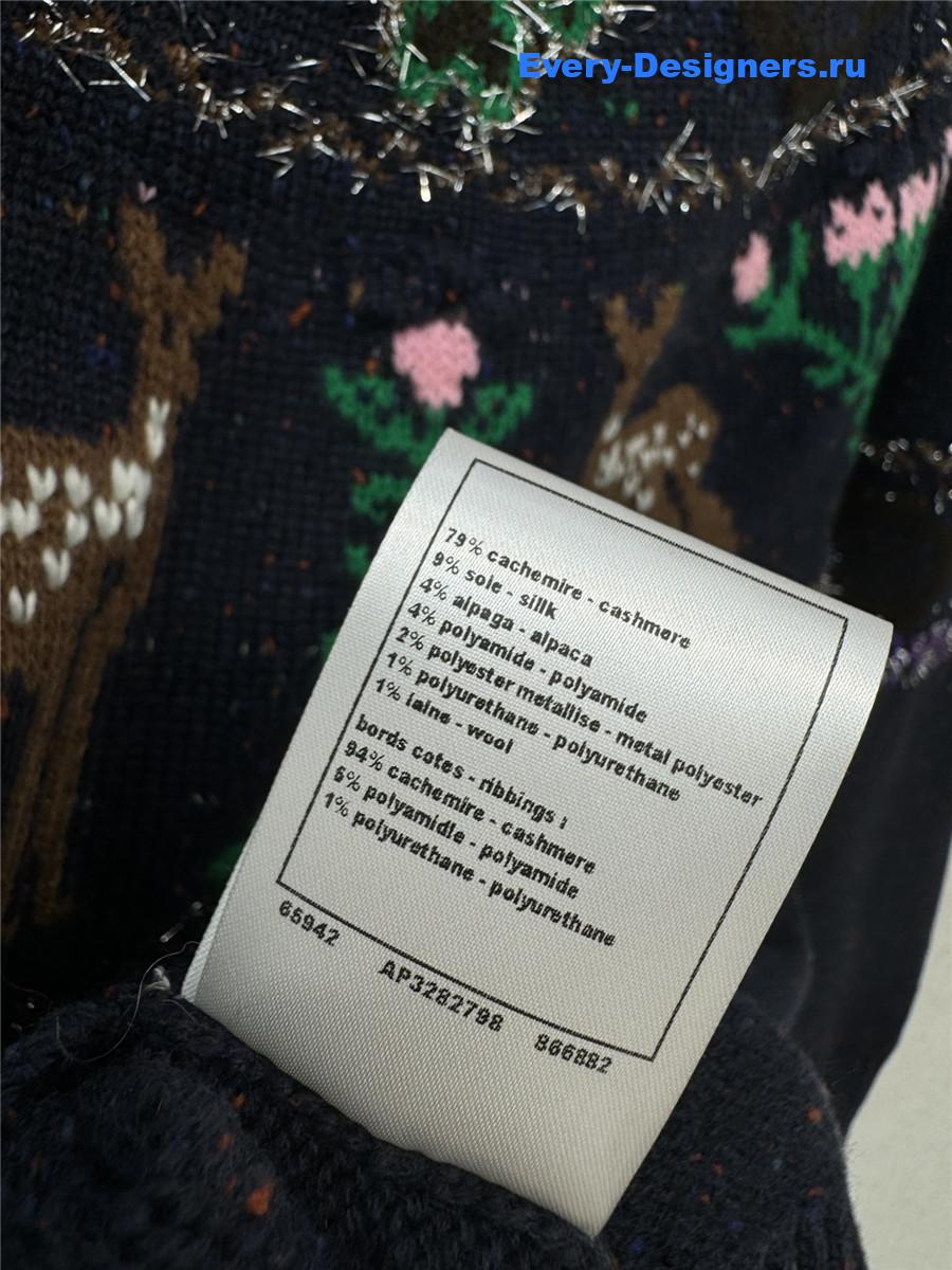 Ch**el christmas skiing crew neck sweater