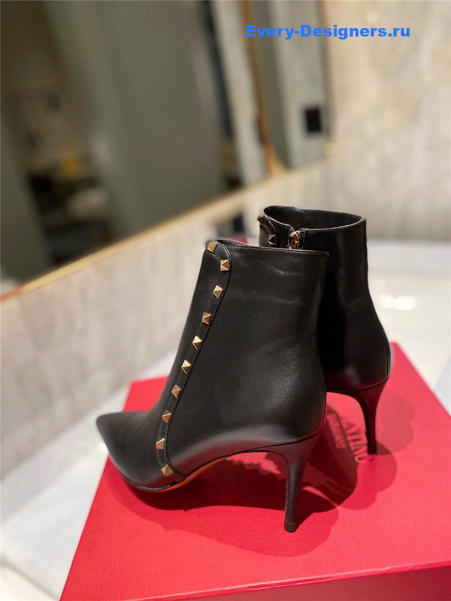 Va1e*ntin0 garavani rockstud black ankle boots