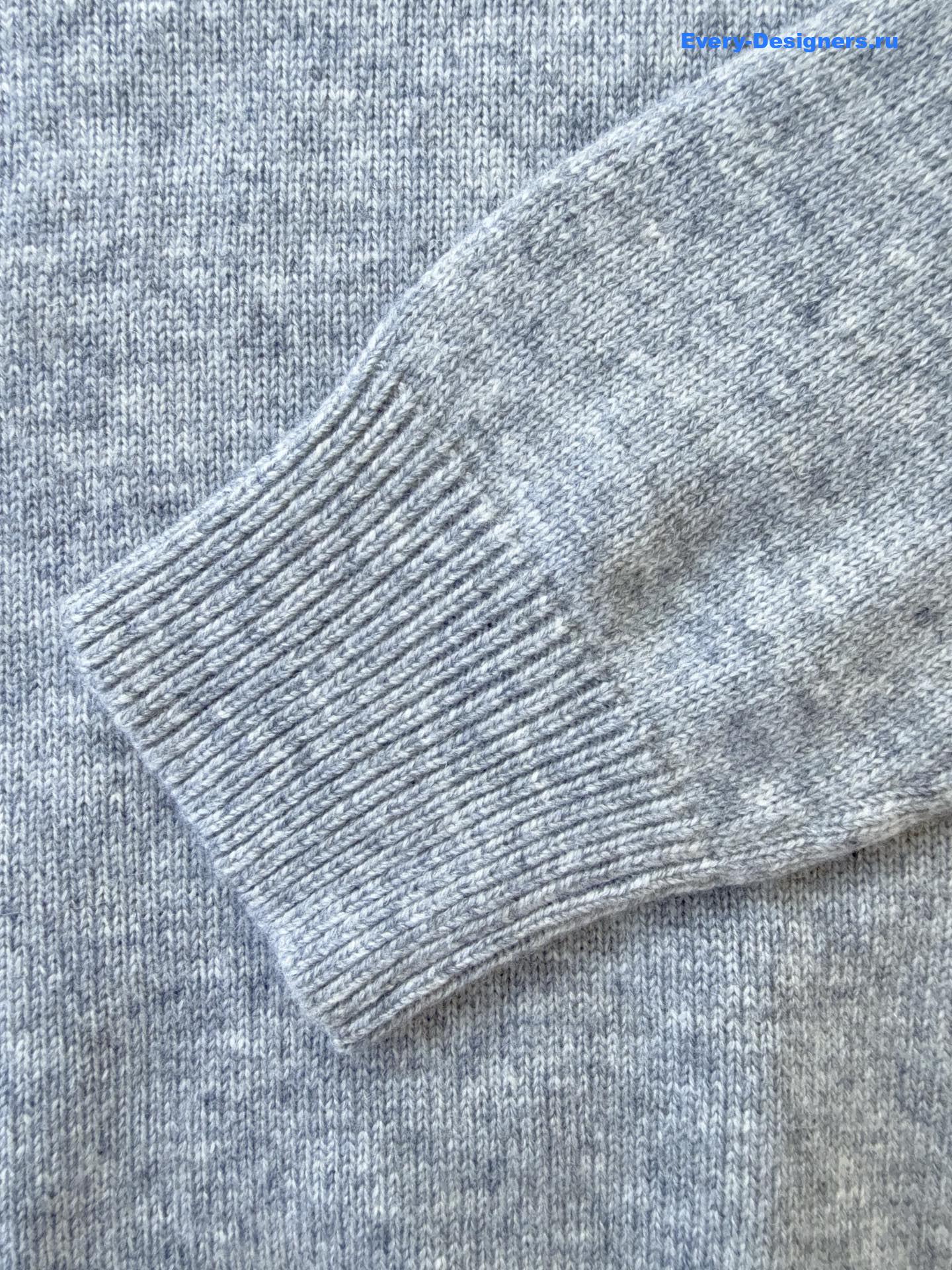 L0ew* anagram logo-embroidered grey sweater