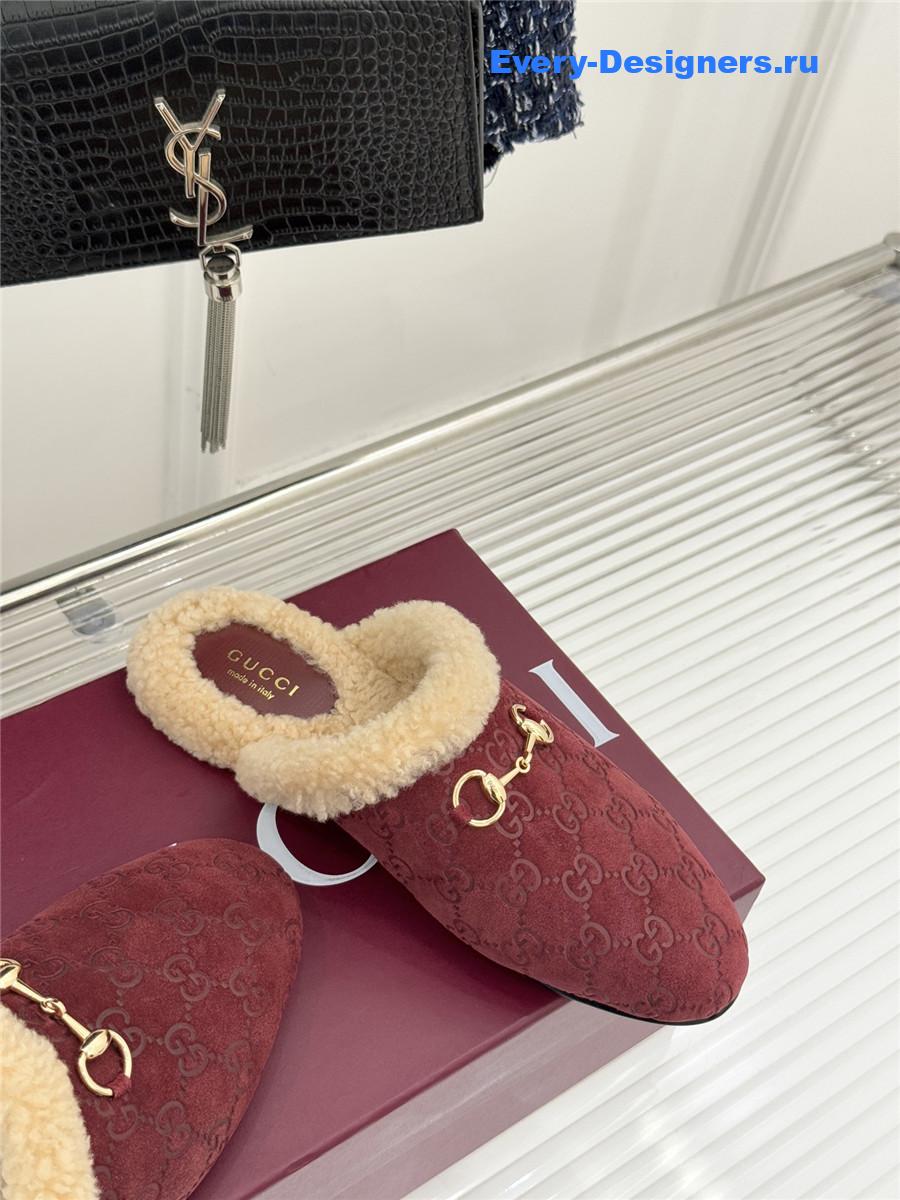 Gvc*1 horsebit gg burgundy suede shearling mules
