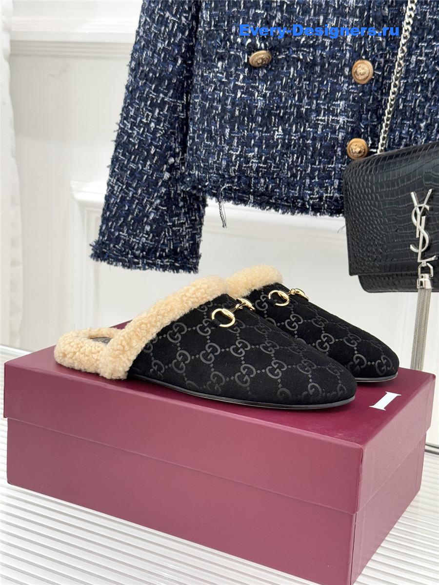 Gvc*1 horsebit gg black suede shearling mules