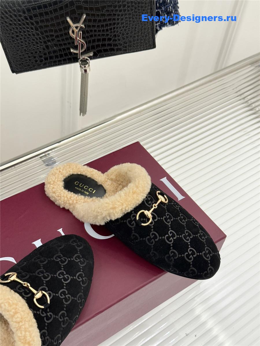 Gvc*1 horsebit gg black suede shearling mules