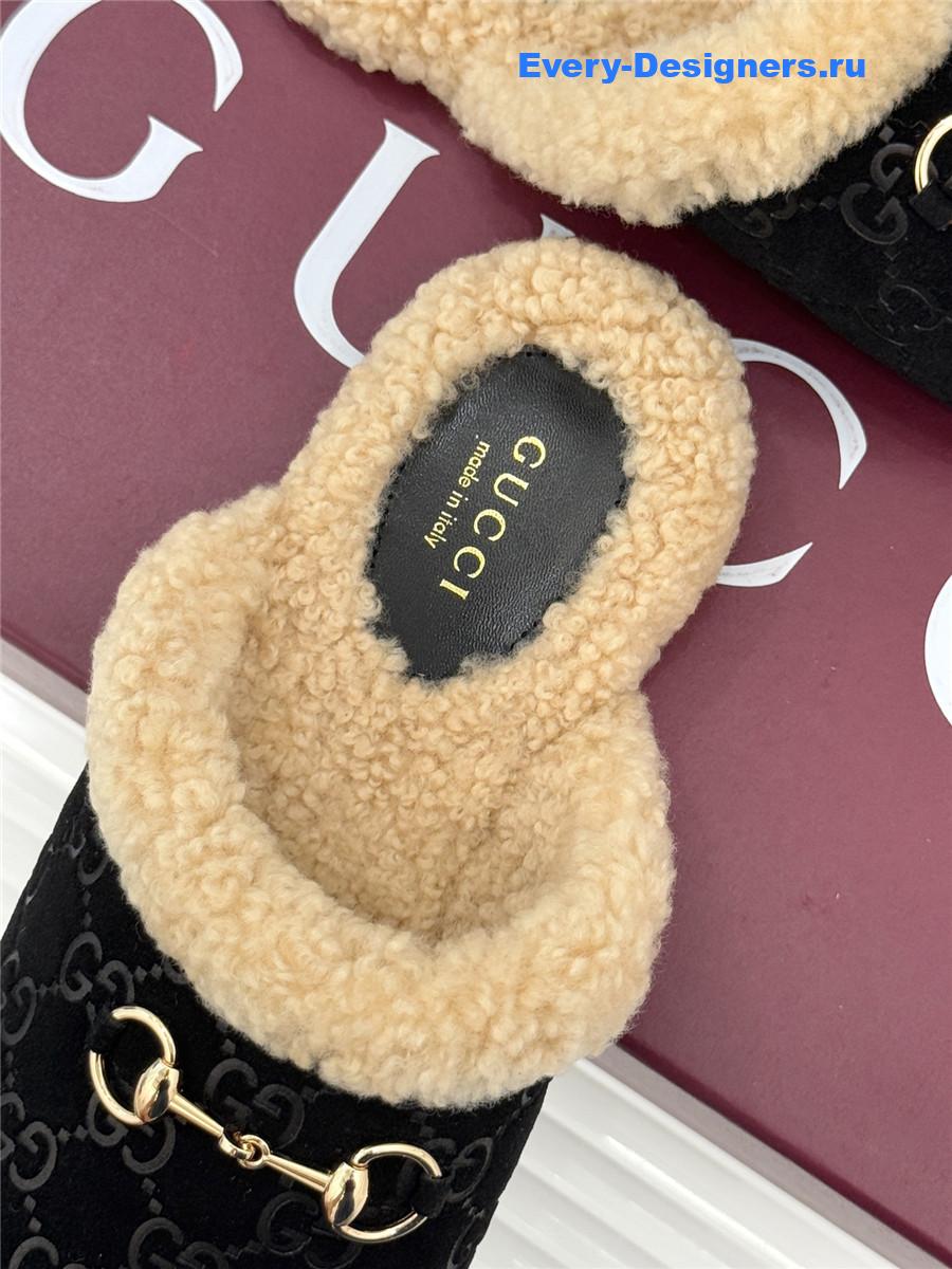 Gvc*1 horsebit gg black suede shearling mules