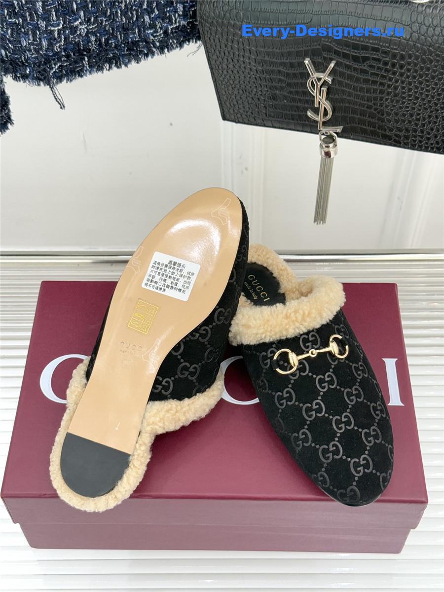 Gvc*1 horsebit gg black suede shearling mules