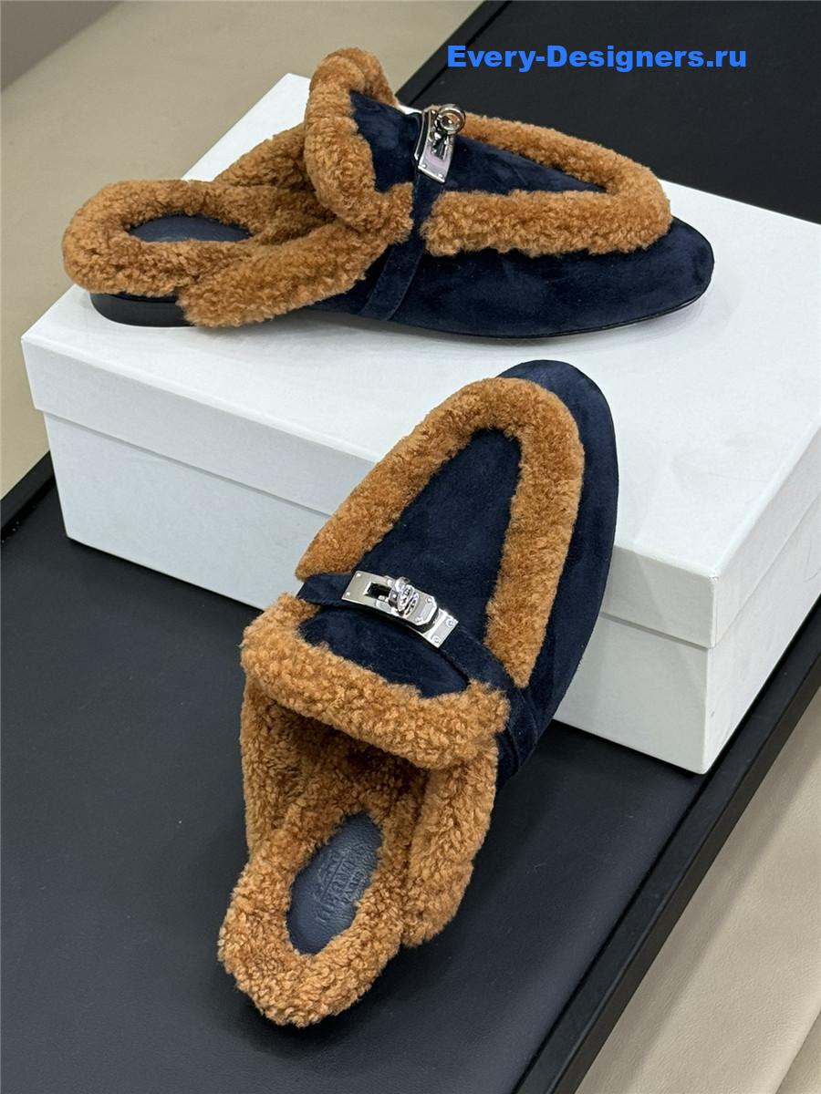 H**me5 shearling navy oz mule