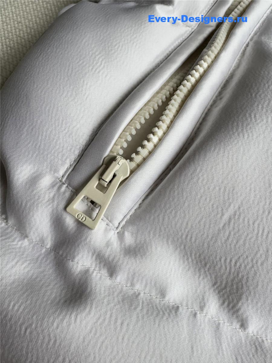 D10r D10ralps white puffer vest