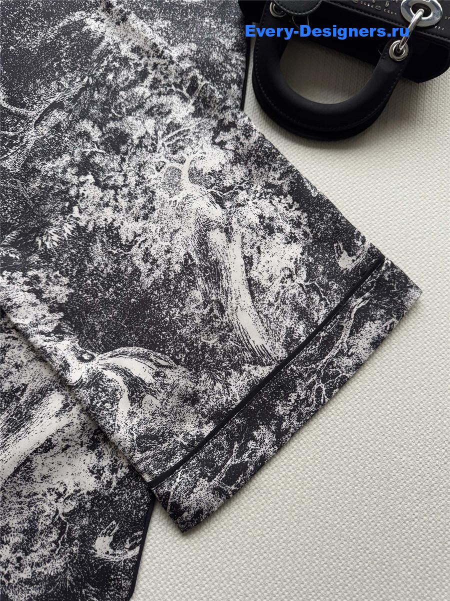 D10r grey animal print silk trouser