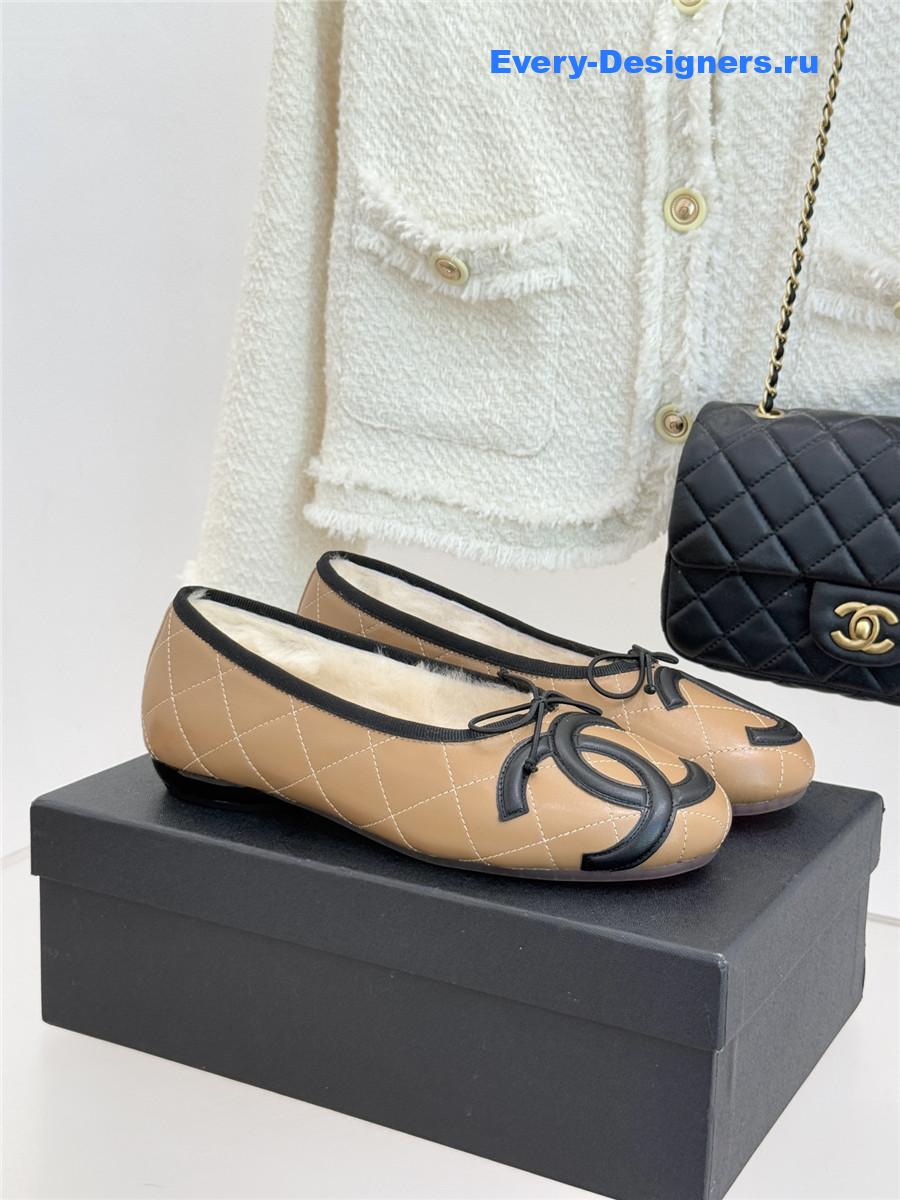 Ch**el beige shearling lining ballet flats