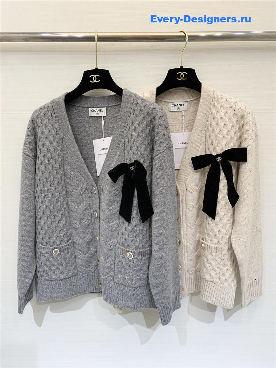 Ch**el beige bow knit v-neck cardigan
