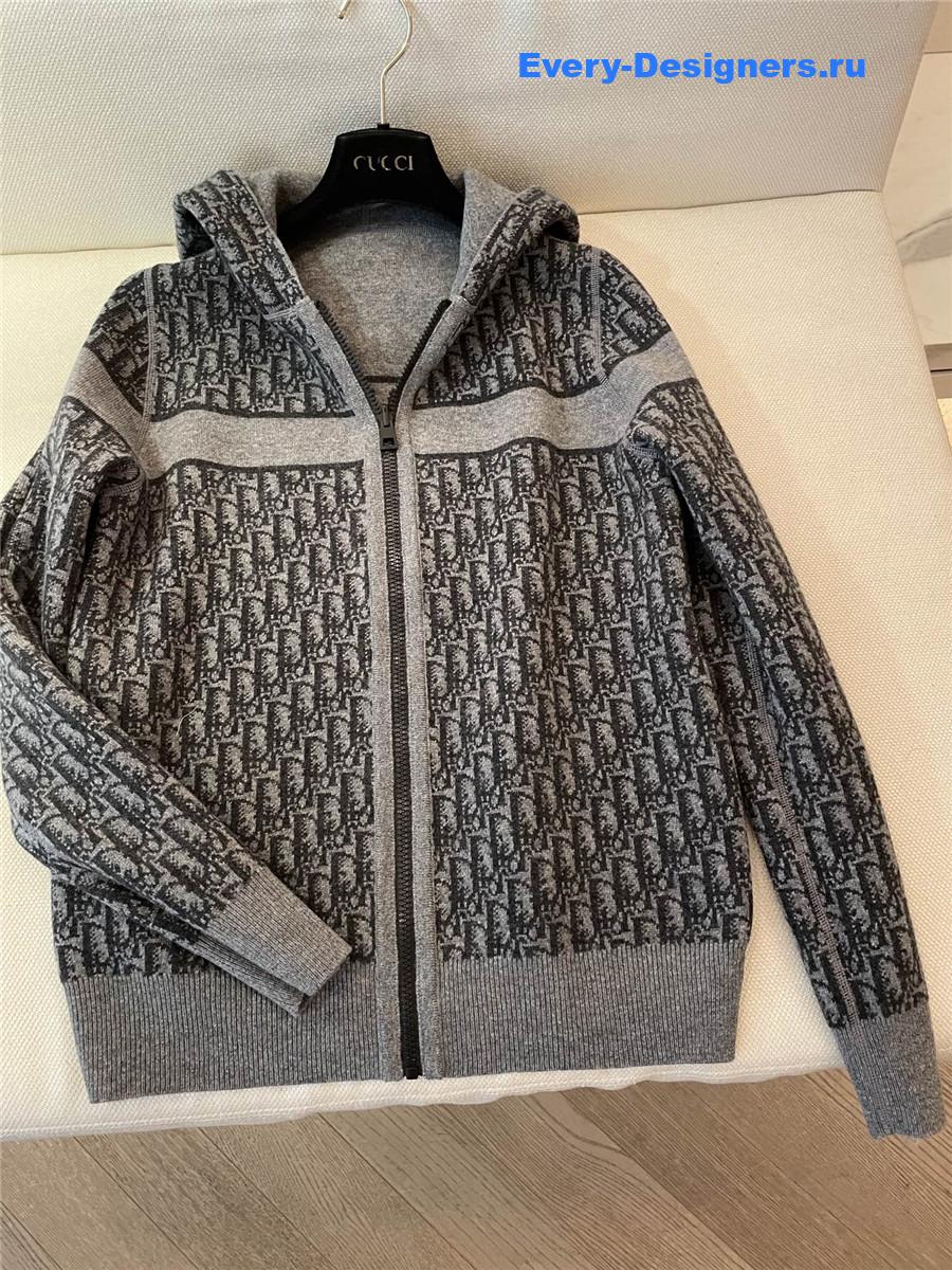 D10r oblique reversible gray hooded cardigan